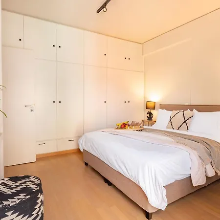 Acropolis View 2-bedroom Apt, Minimal-safari Vibe, Big Balcony! *