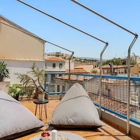 Apartamento Acropolis View 2-bedroom Apt, Minimal-safari Vibe, Big Balcony!