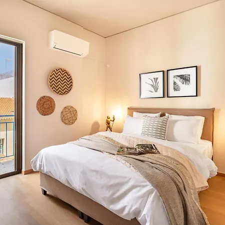 Acropolis View 2-bedroom Apt, Minimal-safari Vibe, Big Balcony! Apartmán Atény
